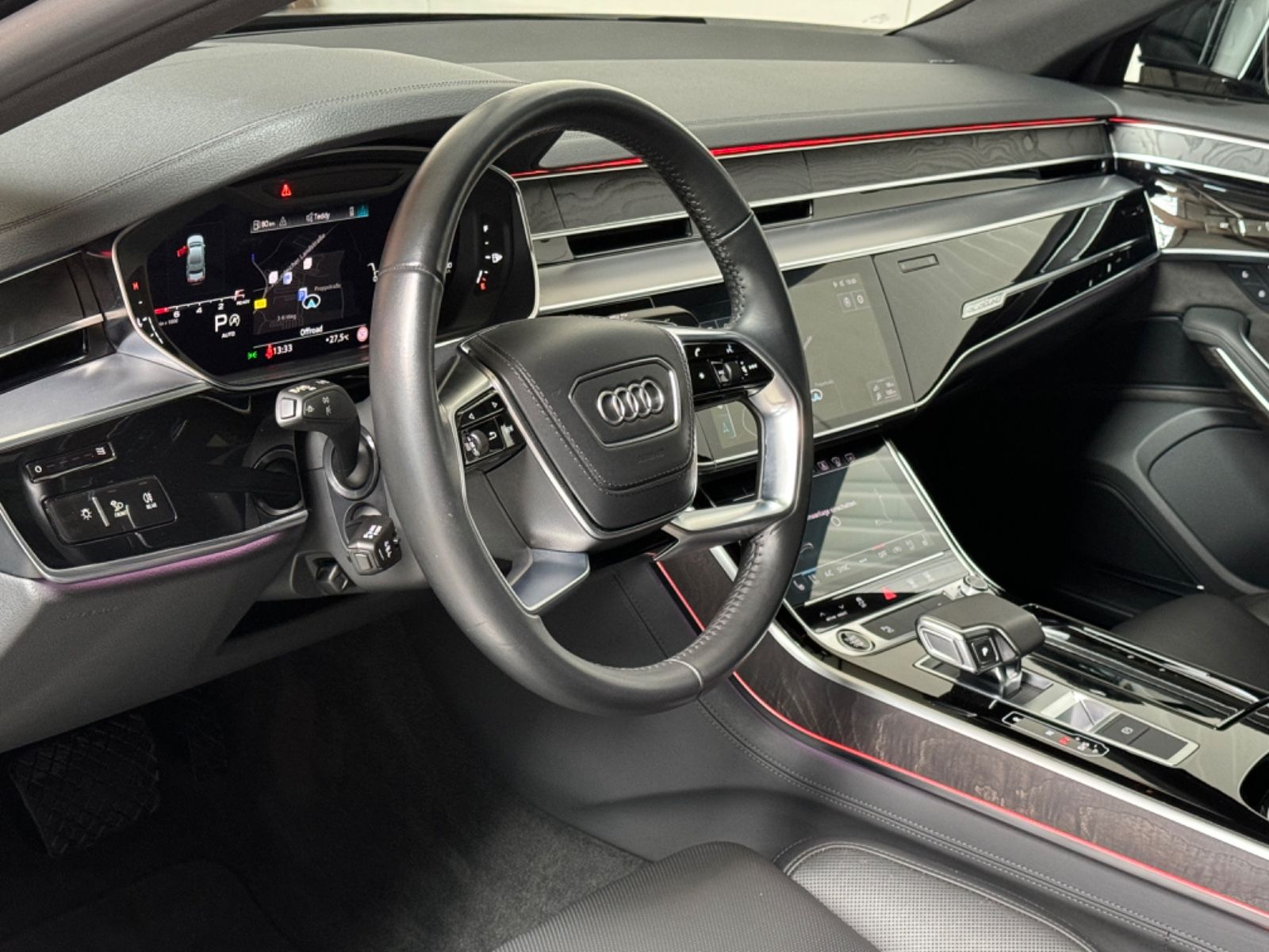 Fahrzeugabbildung Audi A8 60 TFSI L quattro/360°/HUD/Distronic/B&O/Voll