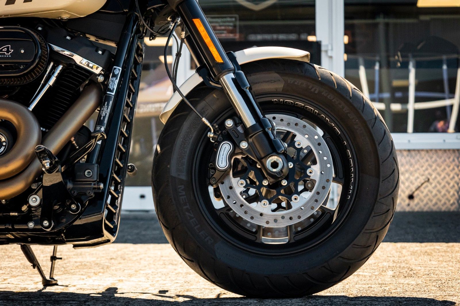 Fahrzeugabbildung Harley-Davidson FXFBS FAT BOB 114 CUI SOFTAIL - JEKILL&HYDE -