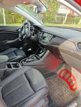 Opel Grandland (X) 1.6 Hybrid4 Ultimate Auto Ultimate - Opel Grandland (X) mit Hybrid-Antrieb: Rot