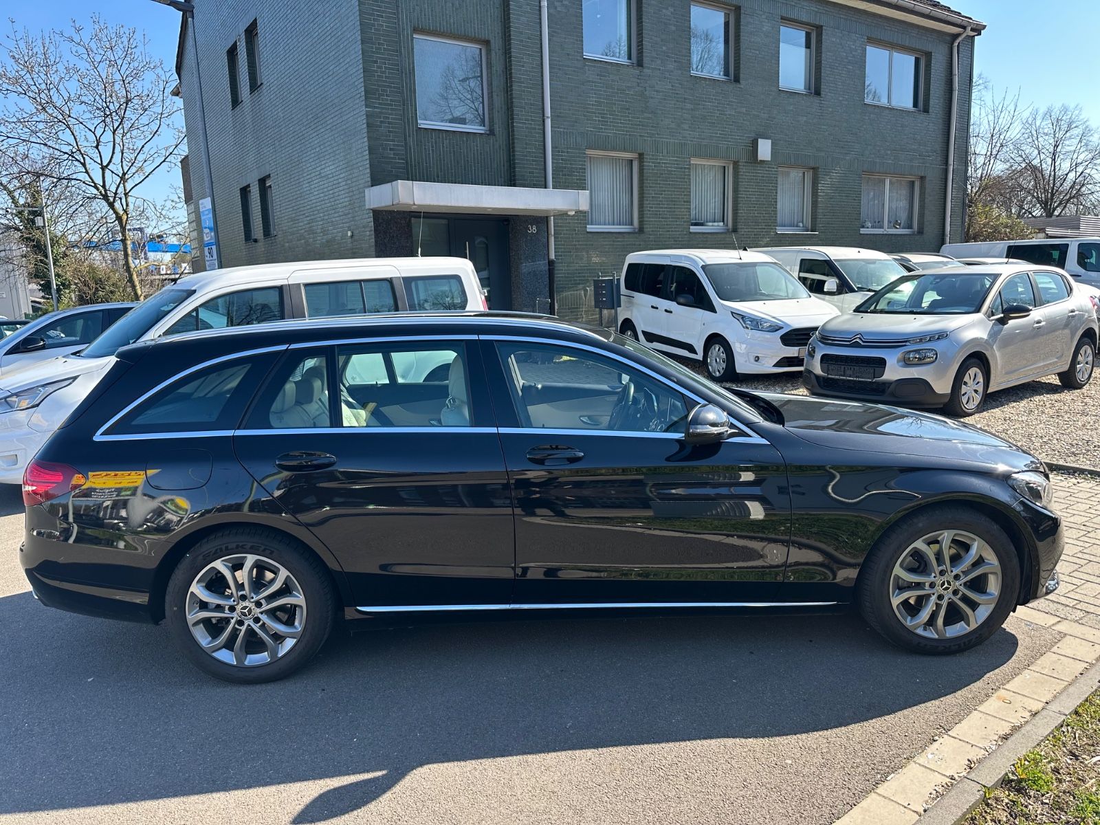 MERCEDES-BENZ C 180T-Modell Avangarde/Totwinkel/RFK/NAVI/LED/