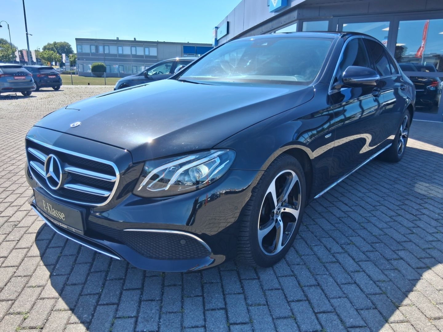 MERCEDES-BENZ E 220 d Avantgarde COMAND+Kamera+Widescreen+LED