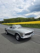 Mercedes-Benz 230 SL Pagode (W113) professionell neu aufgebaut - Mercedes-Benz 230 aus 1966: 230s