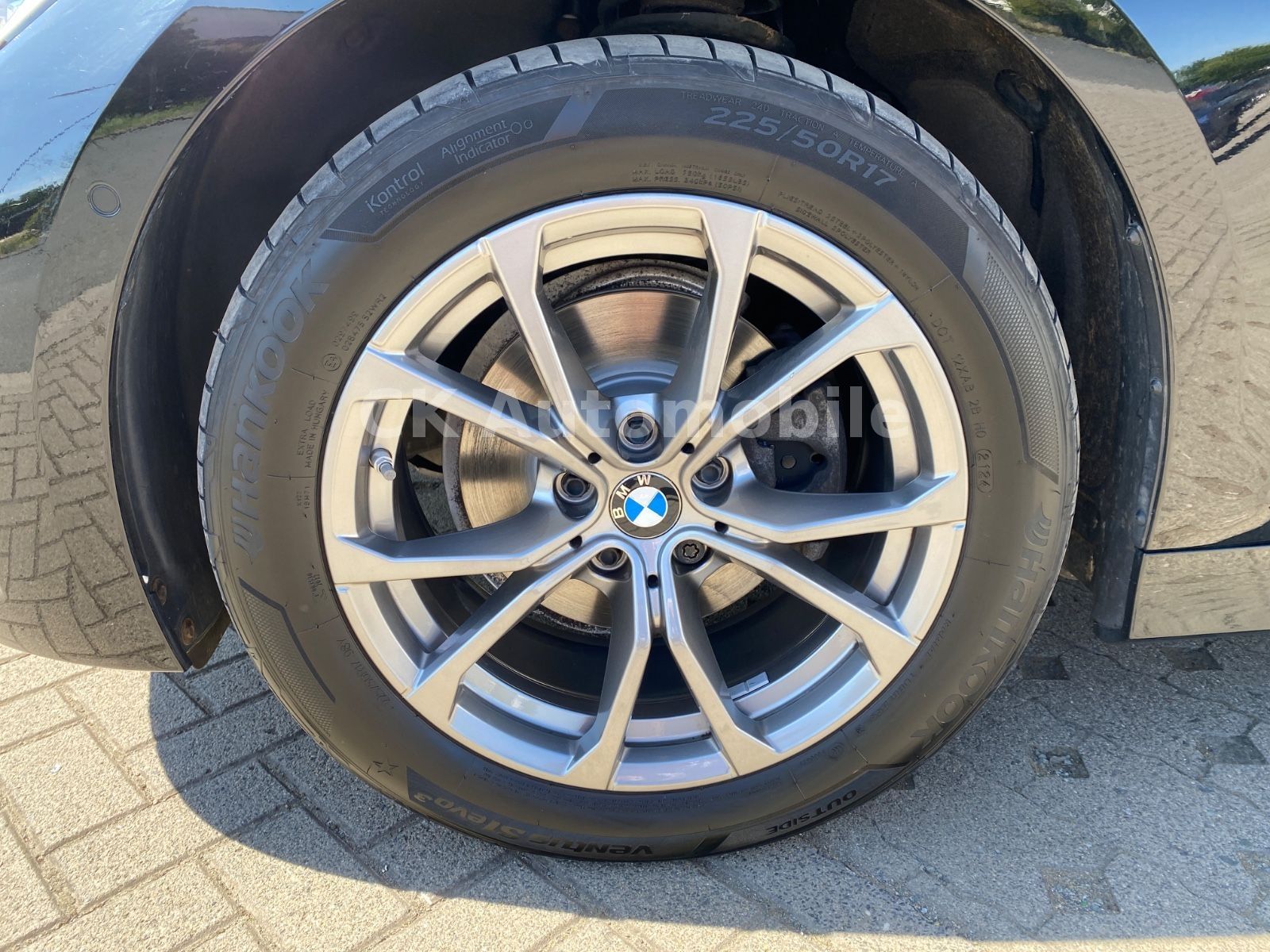 Fahrzeugabbildung BMW 320d xDrive Touring Sport-Line/Laser/Pano/Kamera