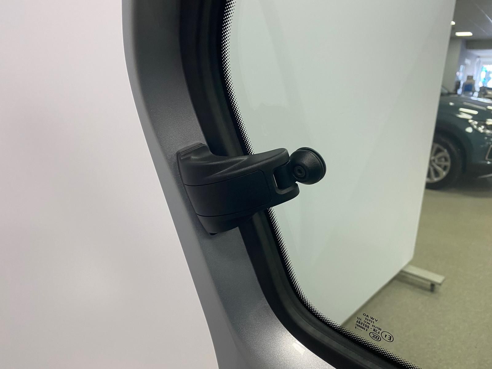 Fahrzeugabbildung Volkswagen up! move up! KLIMA+PDC+SITZHEIZ+Metallic+Allwett