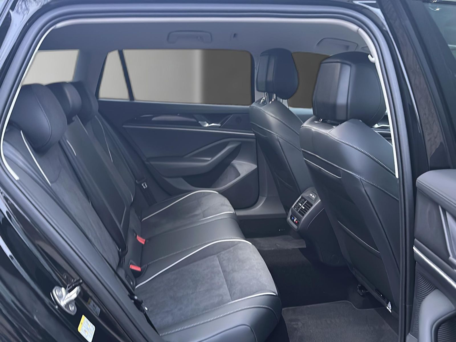 Volkswagen Passat Variant - Bild 18