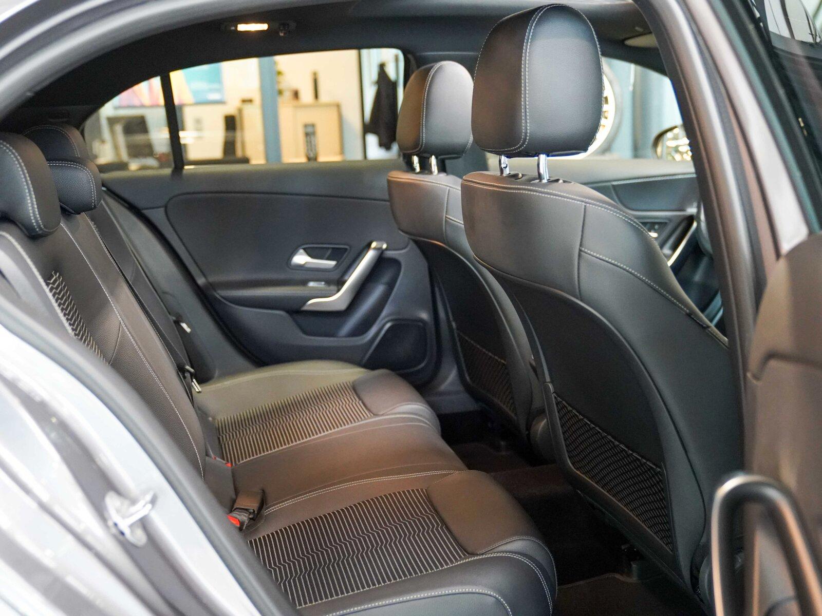 Mercedes-Benz A-Class d Progressive Standheizung DISTRONIC Pano, миниатюра 12