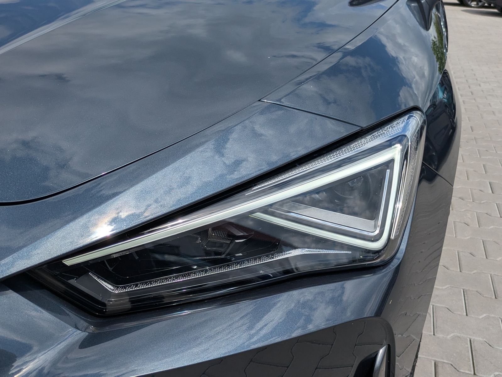 Fahrzeugabbildung CUPRA Leon VZ 2.0TSI 4Drive ACC*PANO*MATRIX*DCC*LM19"