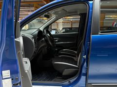DACIA Lodgy Stepway Plus|7-Sitzer|SHZ|PDC|Kamera|Klima DACIA Lodgy Stepway Plus|7-Sitzer|SHZ|PDC|Kamera|Klima