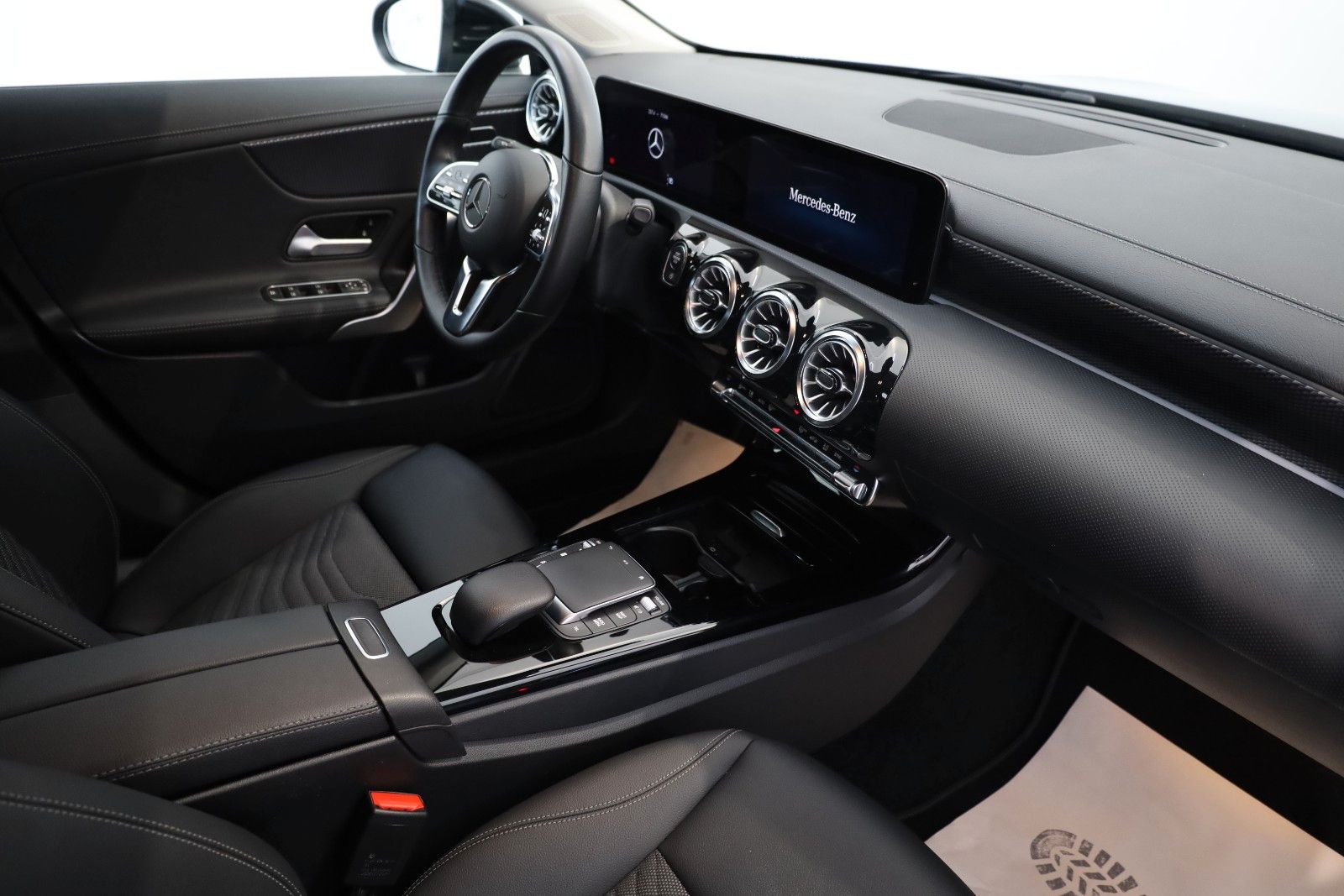 Fahrzeugabbildung Mercedes-Benz CLA 220d SB Progressive,SH,Navi,LED,Kamera +WR