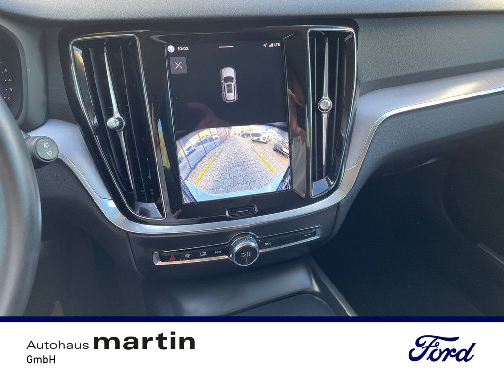 Fahrzeugabbildung Volvo V60 Kombi 2.0 Core PDC KAMERA NAVI W-LAN LED