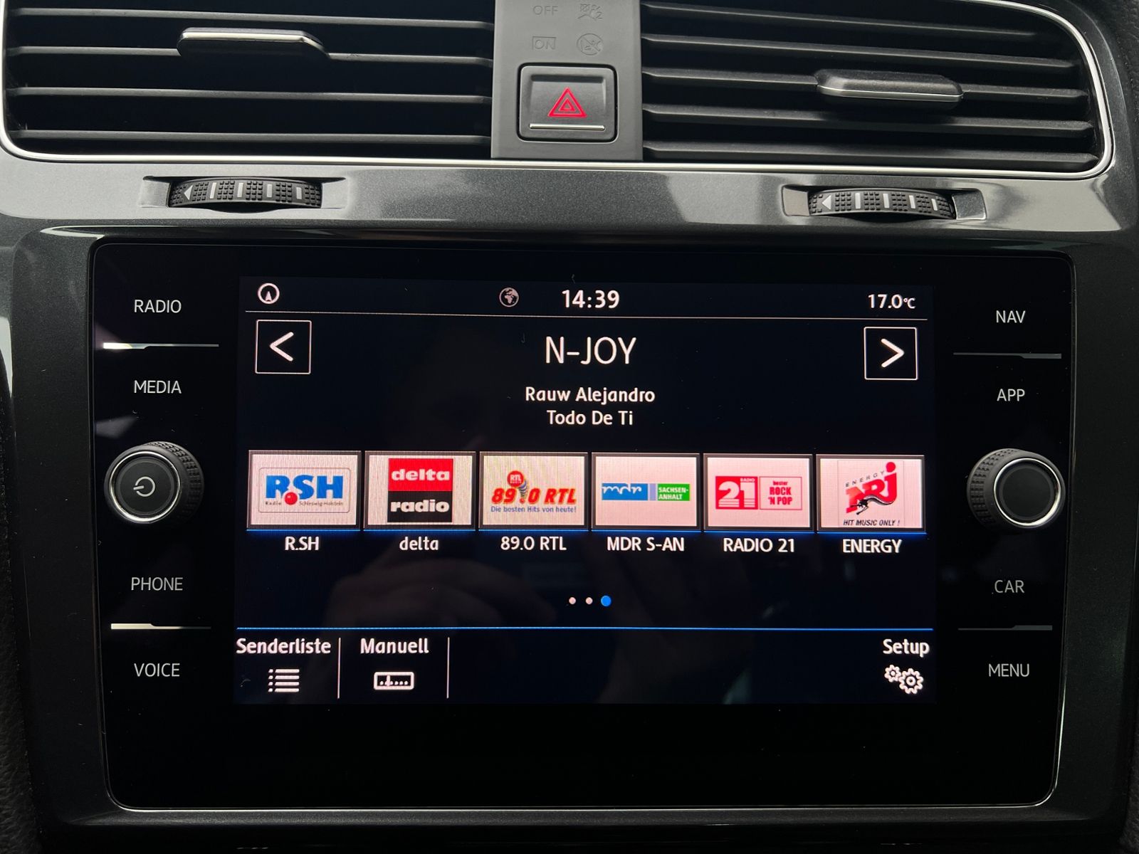 Fahrzeugabbildung Volkswagen Golf VII Comfortline 1.5 TSI ACT *Standhzg.,LED,
