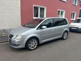 Volkswagen Verkauft Vw turan 2008 2.0 PS140 - Volkswagen Touran mit Diesel-Antrieb: Ps 140