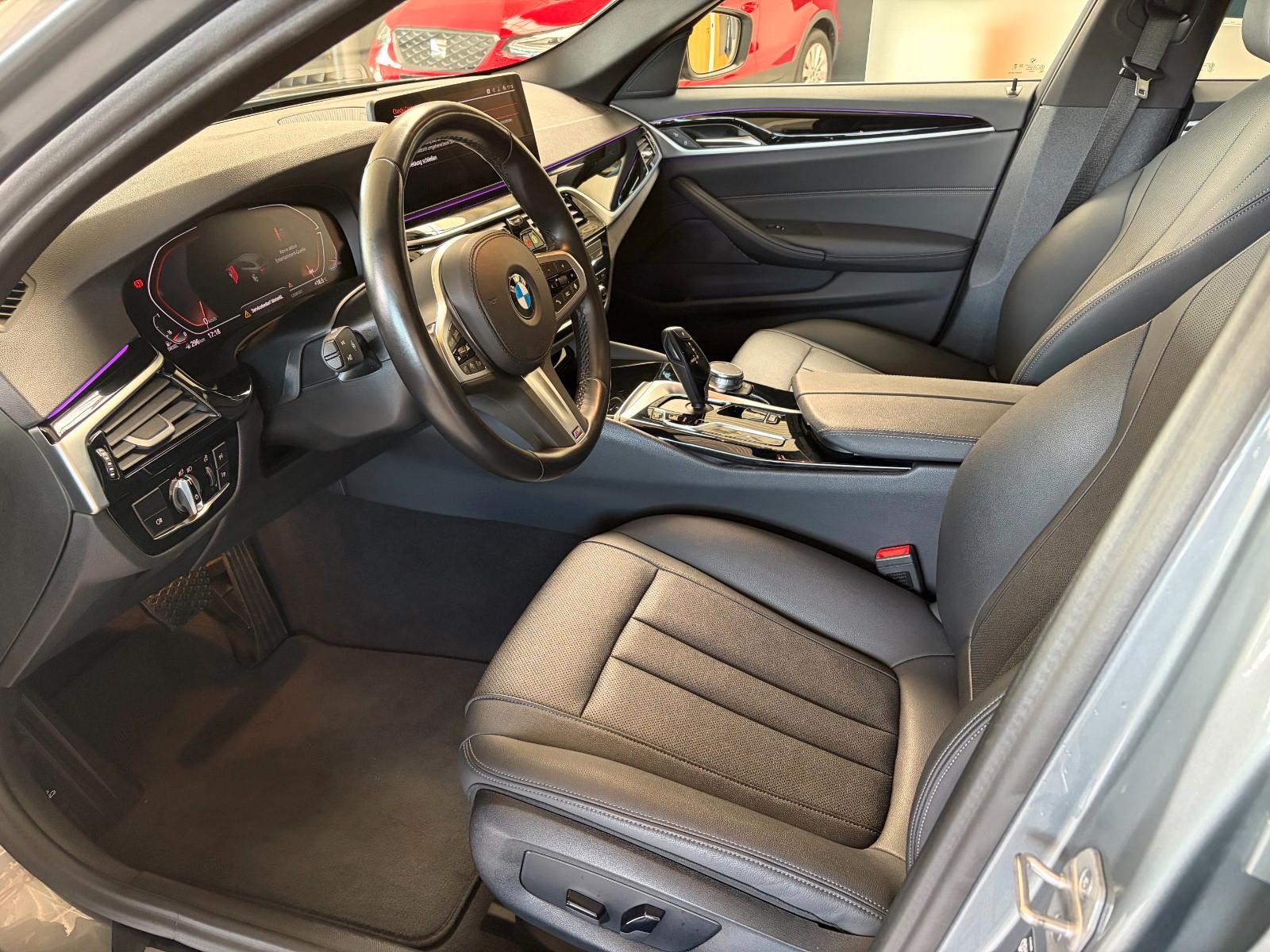 BMW 530d Touring/M-LENKR/LEDER/KAMERA/ACC/KEYLESS