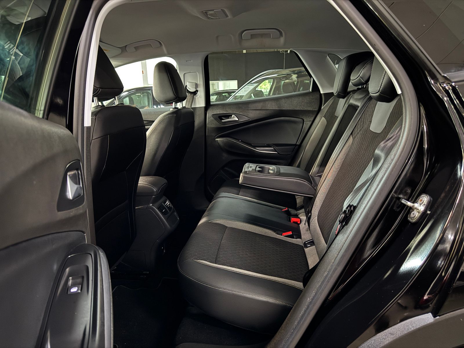 Fahrzeugabbildung Opel Grandland (X) SPORTPAKET & DESIGN LINE AHK LED+