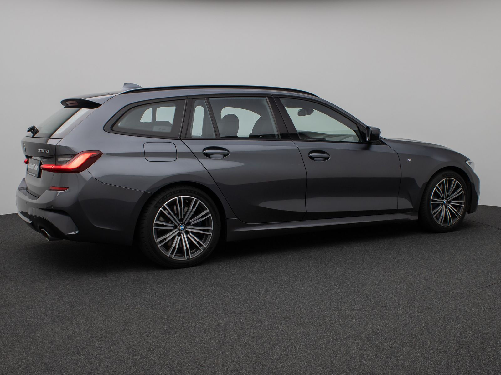 Fahrzeugabbildung BMW 330d M Sport HiFi Lenkradheiz AHK Komfort 18Zoll