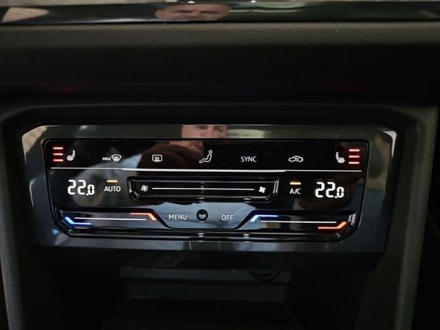 Fahrzeugabbildung Volkswagen Tiguan Allspace 2.0 TDI 4M DSG R-Line PANO MATRI