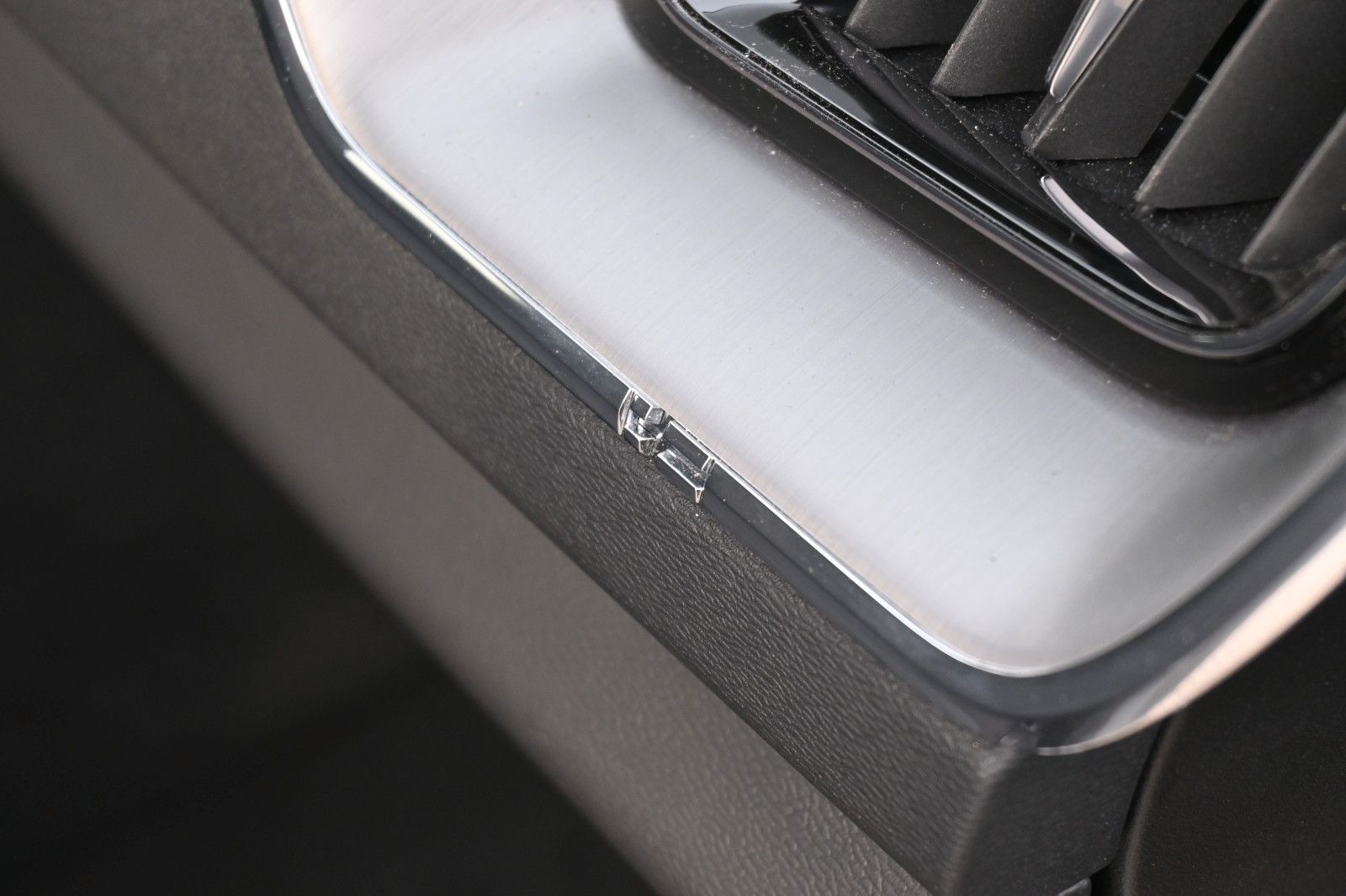 Fahrzeugabbildung Volvo XC60 B4 D FWD Core*RFK*el.Heckkl*GoogleMaps*AHK
