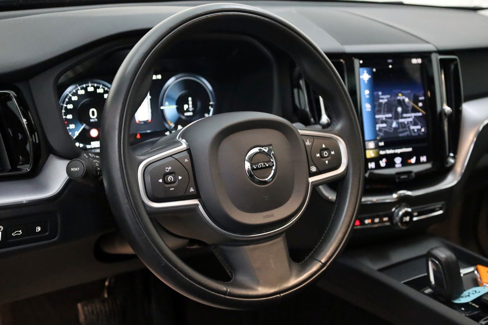 Fahrzeugabbildung Volvo XC60 Inscription T6 Leder,Navi,LED,SH,Kamera,AHK