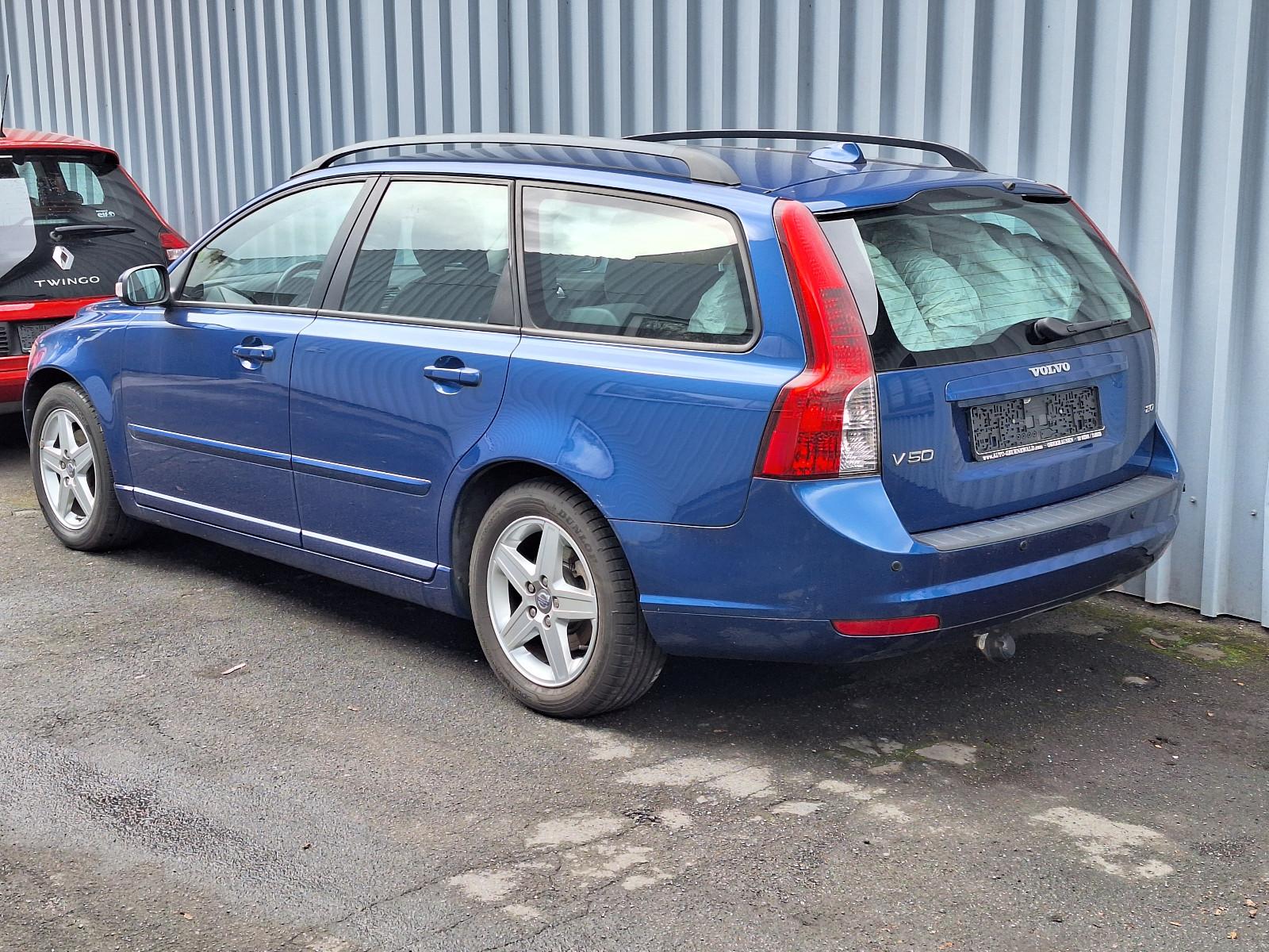 Volvo V50 Kombi 2.0 Momentum AHK PDC KLIMA
