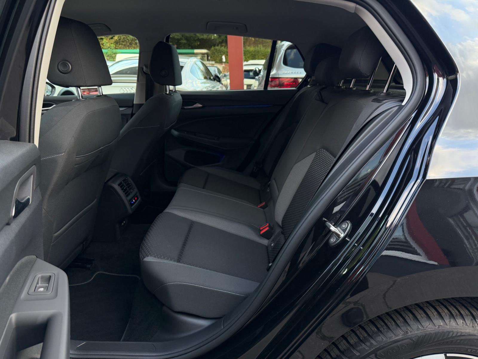 Volkswagen Golf VIII Lim. Active, миниатюра 24