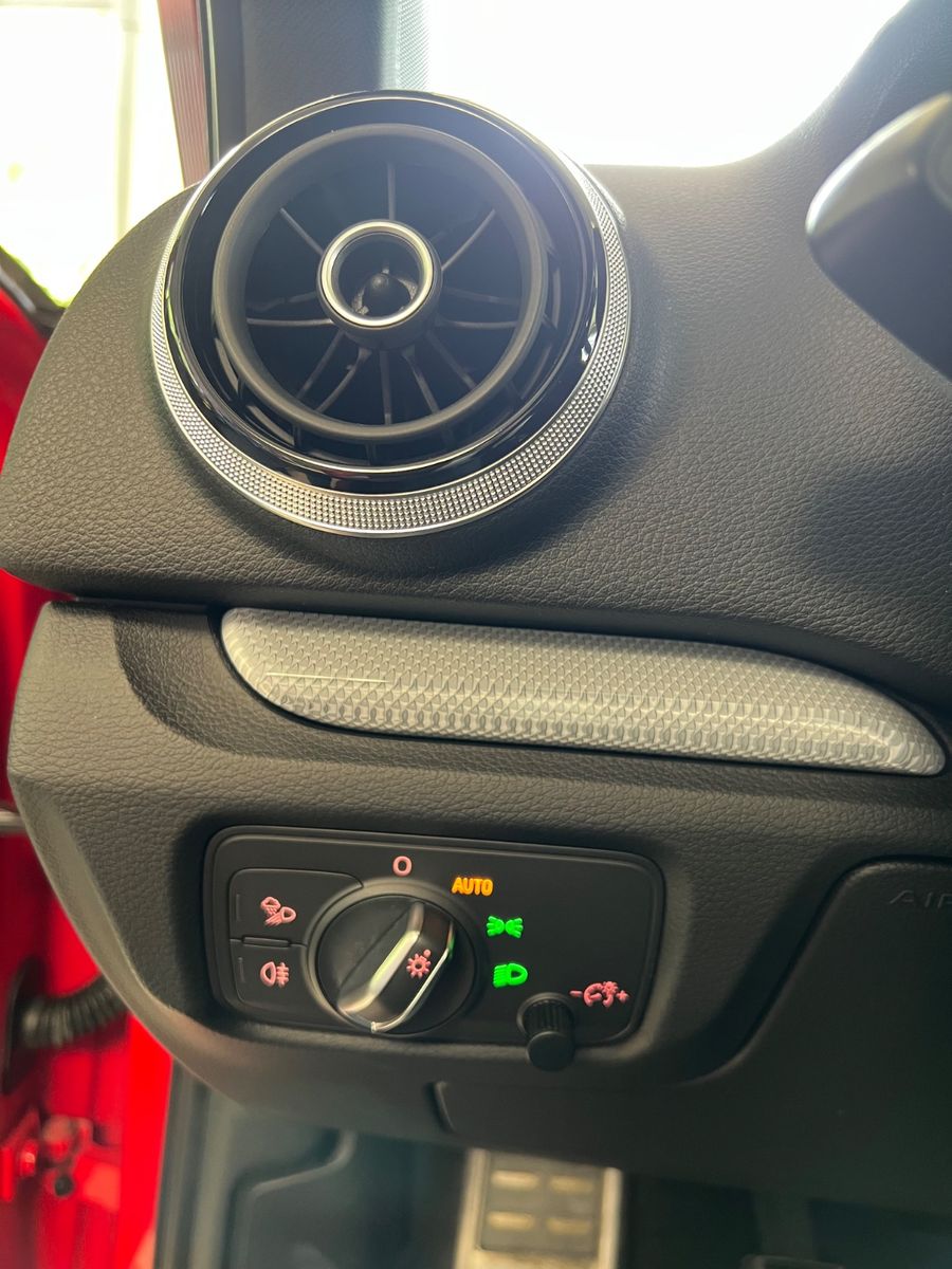 Fahrzeugabbildung Audi A3 Sportback ultra S line Sport *LED/MATRIX*