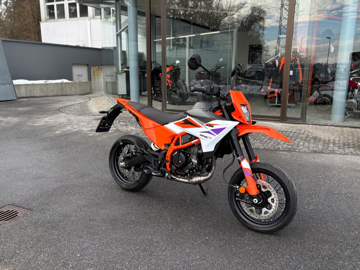 Fahrzeugabbildung KTM 390 SMC R 2026 Quickshifter+ inclusive