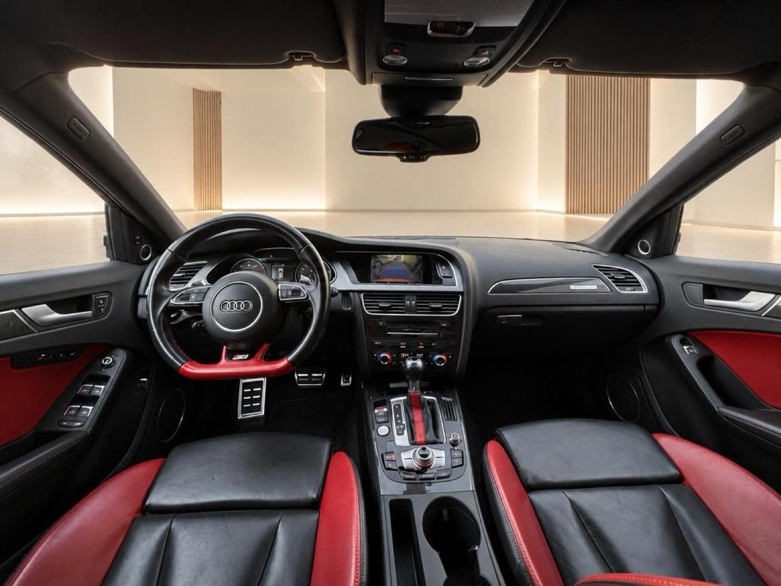 Audi S4 Avant 3.0 TFSI quattro 333 S tronic / Bang & Olufsen / Chauffage stationnaire / Sièges à mémoire
