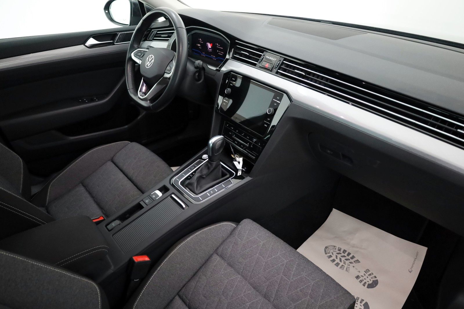 Fahrzeugabbildung Volkswagen Passat Variant DSG Navi,LED,ACC,SH,PDC.AHK,SR+WR