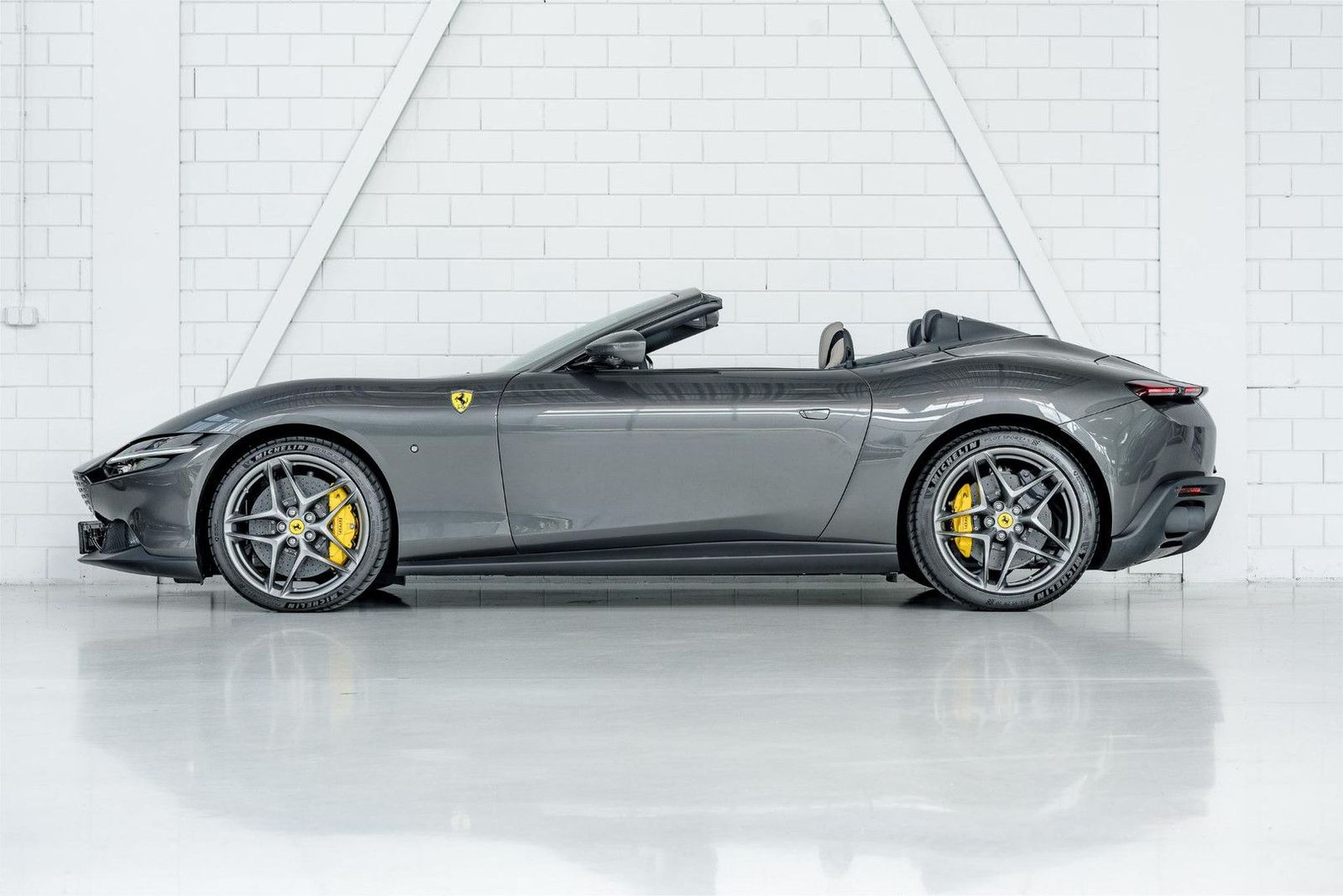 Ferrari Roma Spider l Canna di Fucile l Scuderia Shields imagem 2