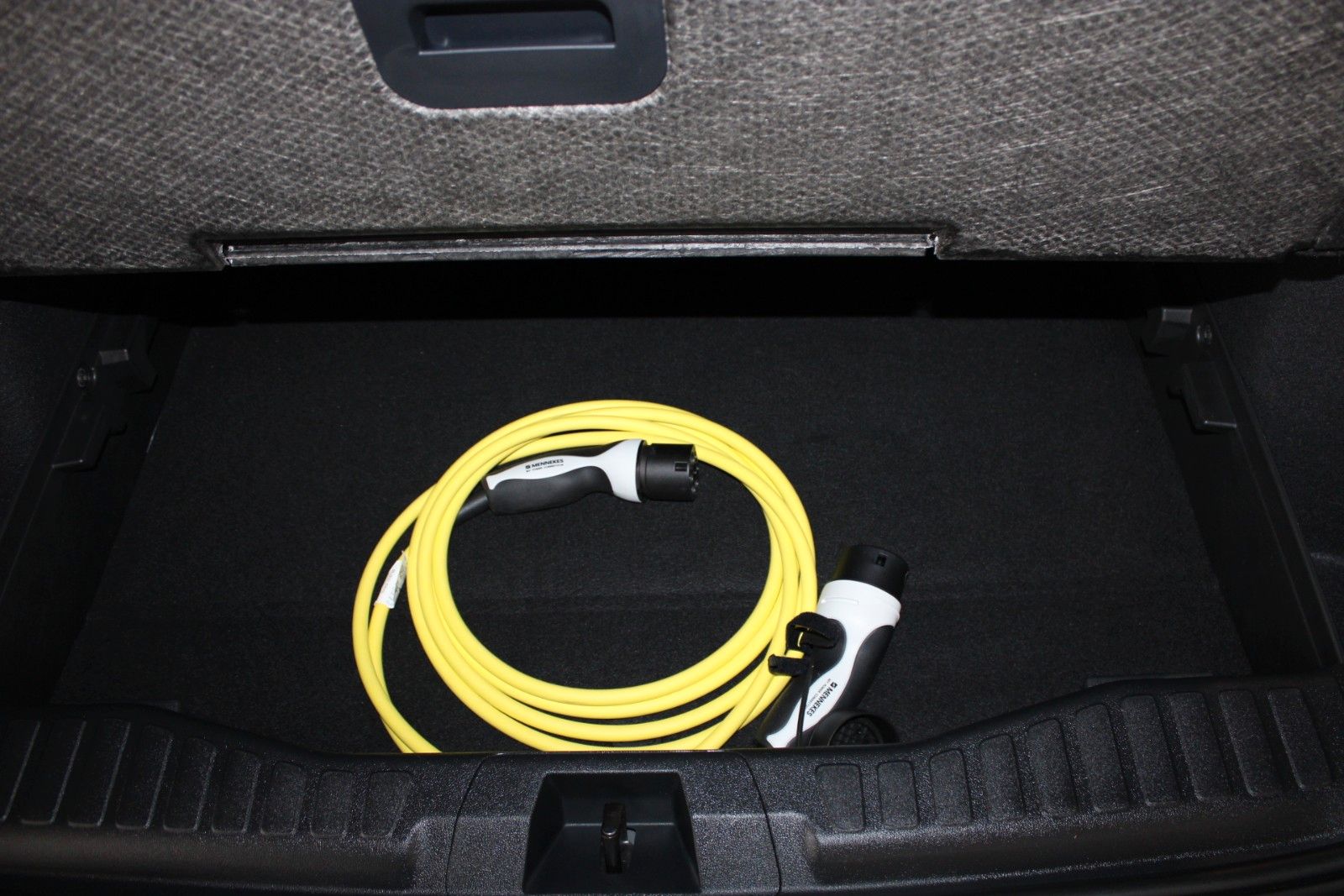 Fahrzeugabbildung Ford Explorer Ext.Range RWD 77kWh LED ACC NAVI uvm.