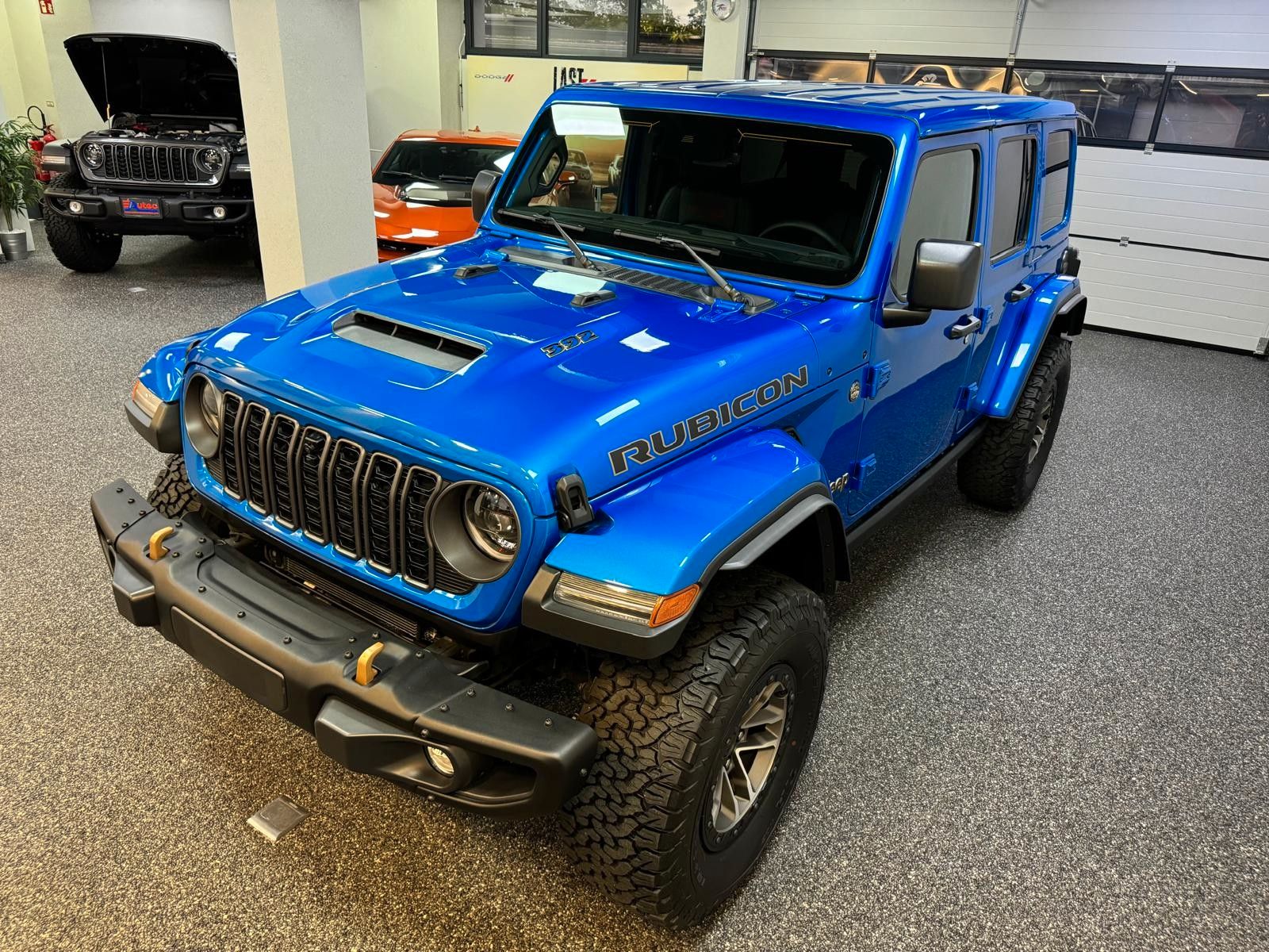 Fahrzeugabbildung Jeep RUBICON 392-6.4L HEMI V8-RECON 35"-STEEL BUMPER