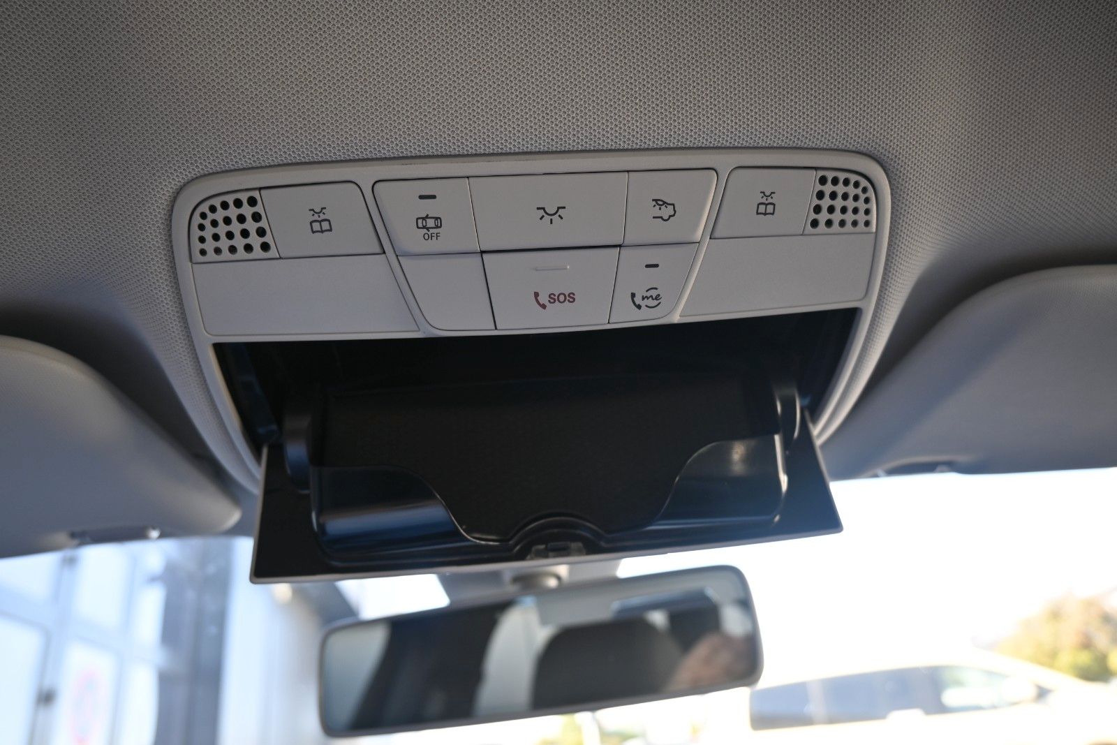 Fahrzeugabbildung Mercedes-Benz E 200 Autom. T-Modell 4Matic*RFK*LED*BLIS*