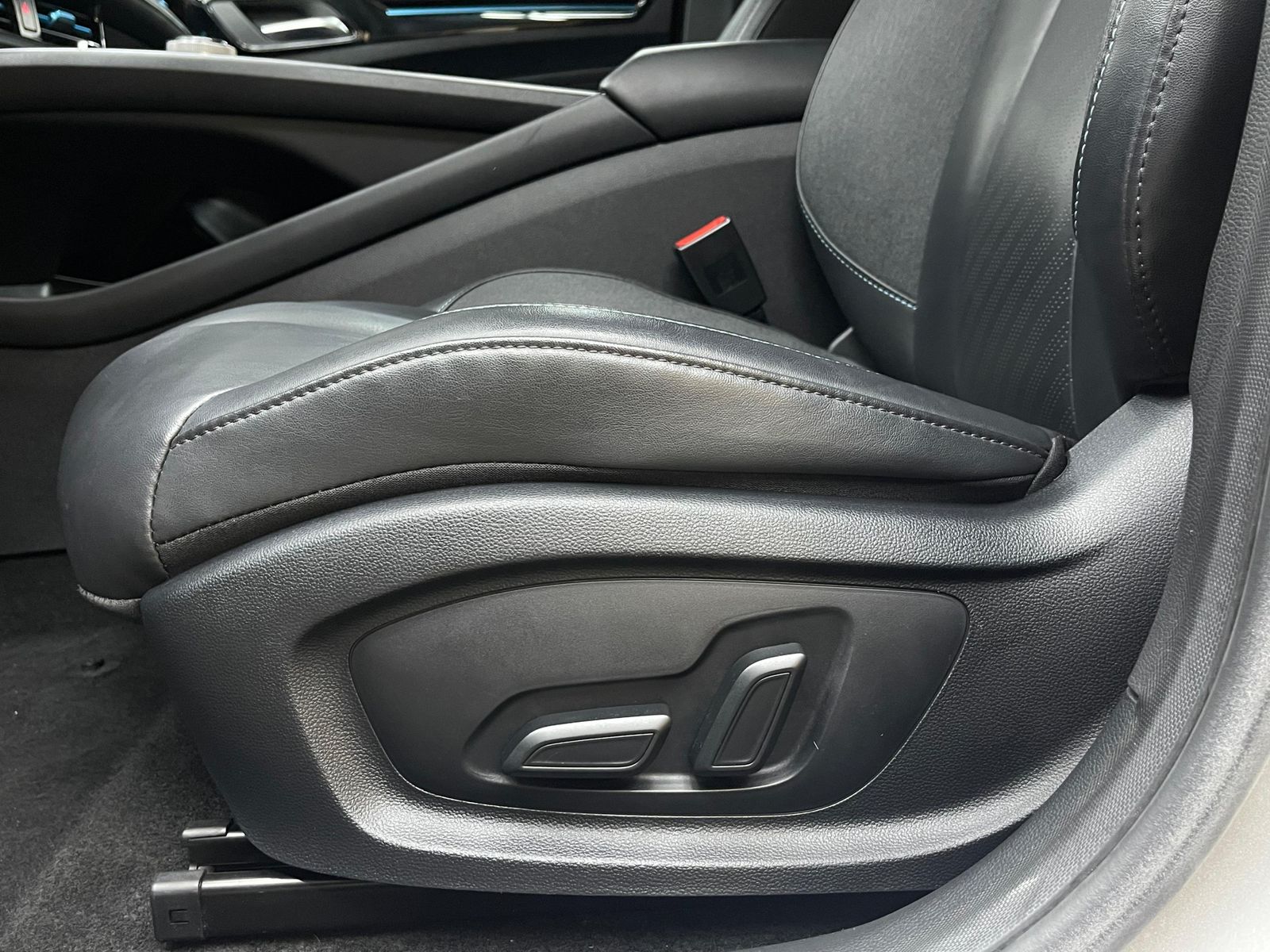 Fahrzeugabbildung MG MG5 61 KWH Luxury NAVI+LED+SHZ+DAB+ACC+360°+DAB+