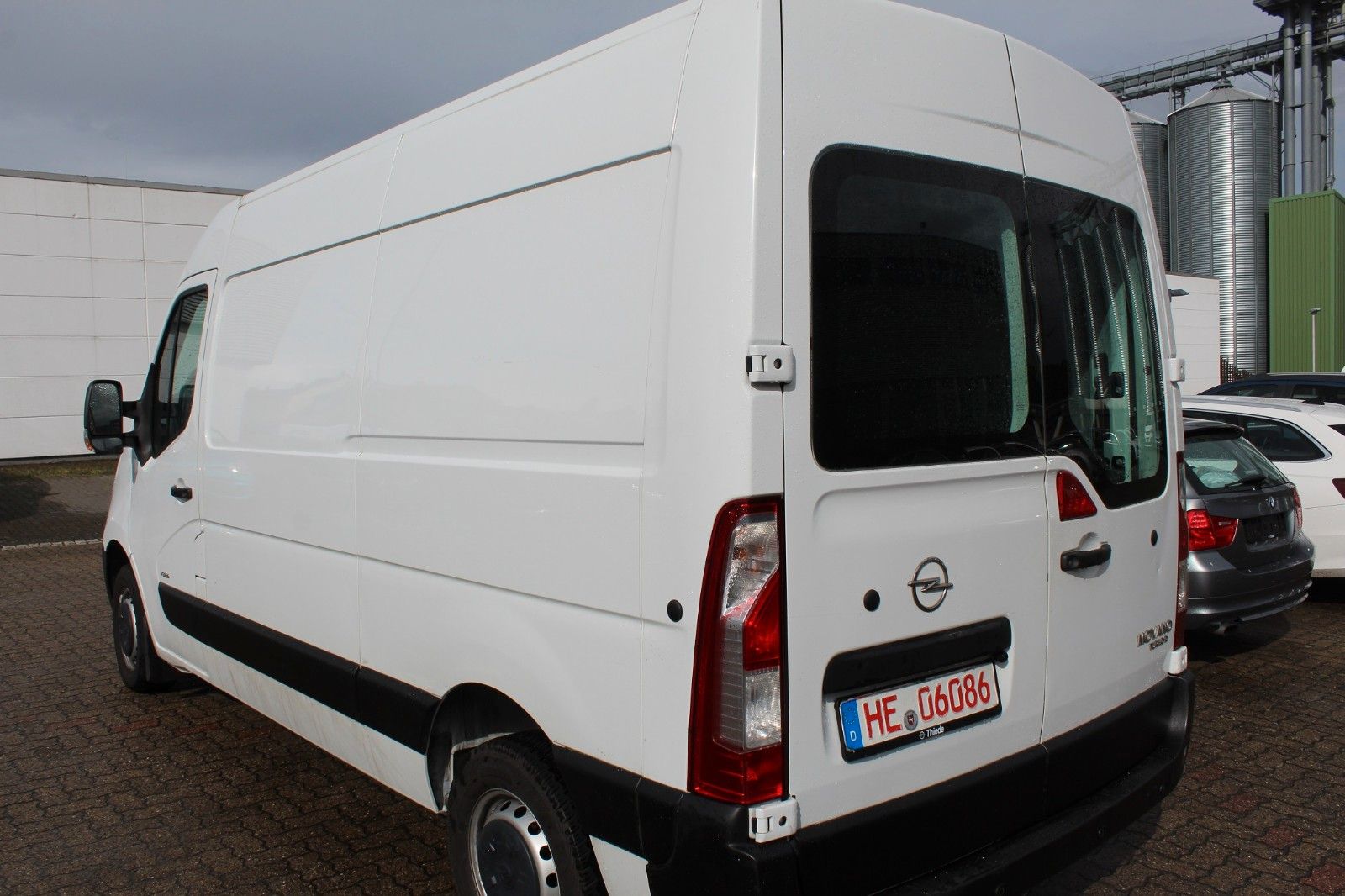 Fahrzeugabbildung Opel Movano B L2H2 3,3t AC/PDC/KAMERA/LED/TEMPOMAT
