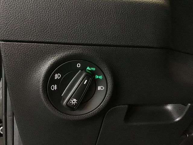 Fahrzeugabbildung Skoda Karoq Selection 1.5 TSI DSG/ACC/SHZ/SmartLink