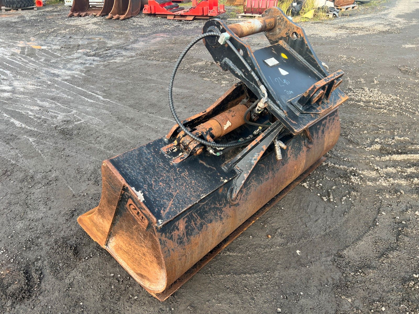 Fahrzeugabbildung Andere ZFE hydraulischer Grabenräumlöffel / MS21 / 2021