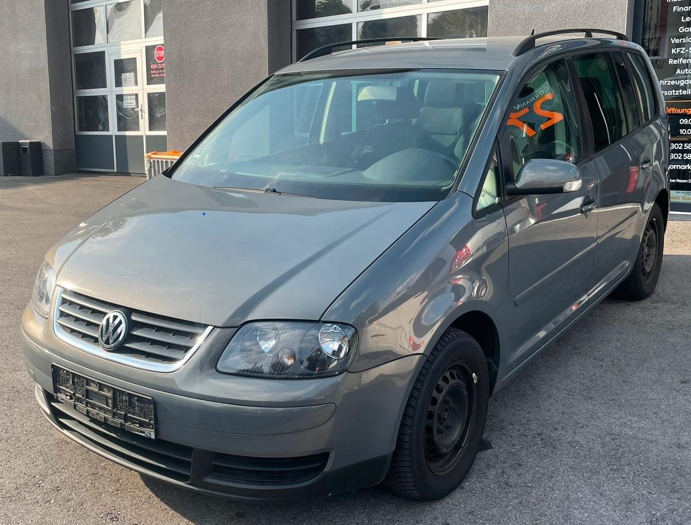 Volkswagen Touran 1.6 Trendline Klimaautomati*TMP*AHK*EURO4