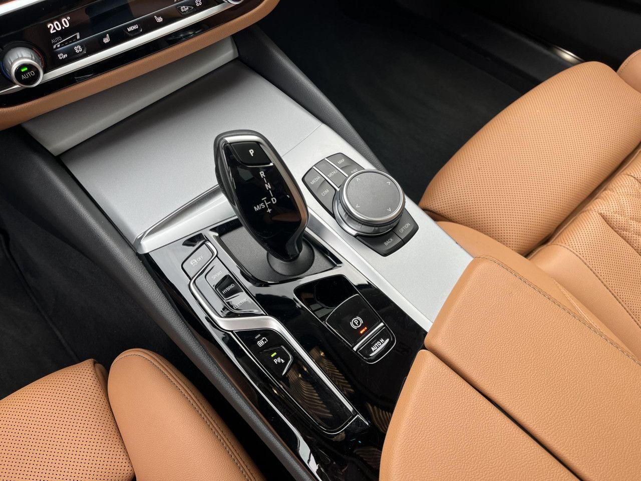 BMW 530e Tour HUD Pano Laser SpoSi RFK HiFi LiveProf