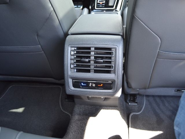 Golf VIII 1.5 eTSI 150 PS DSG "50 Jahre" PANORAM