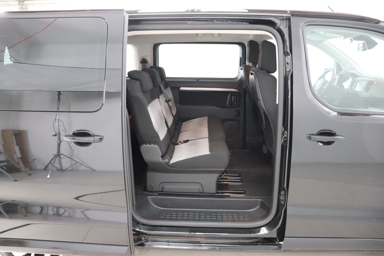 Fahrzeugabbildung Citroën Spacetourer Feel M * HUD * LED * RFK * AHK