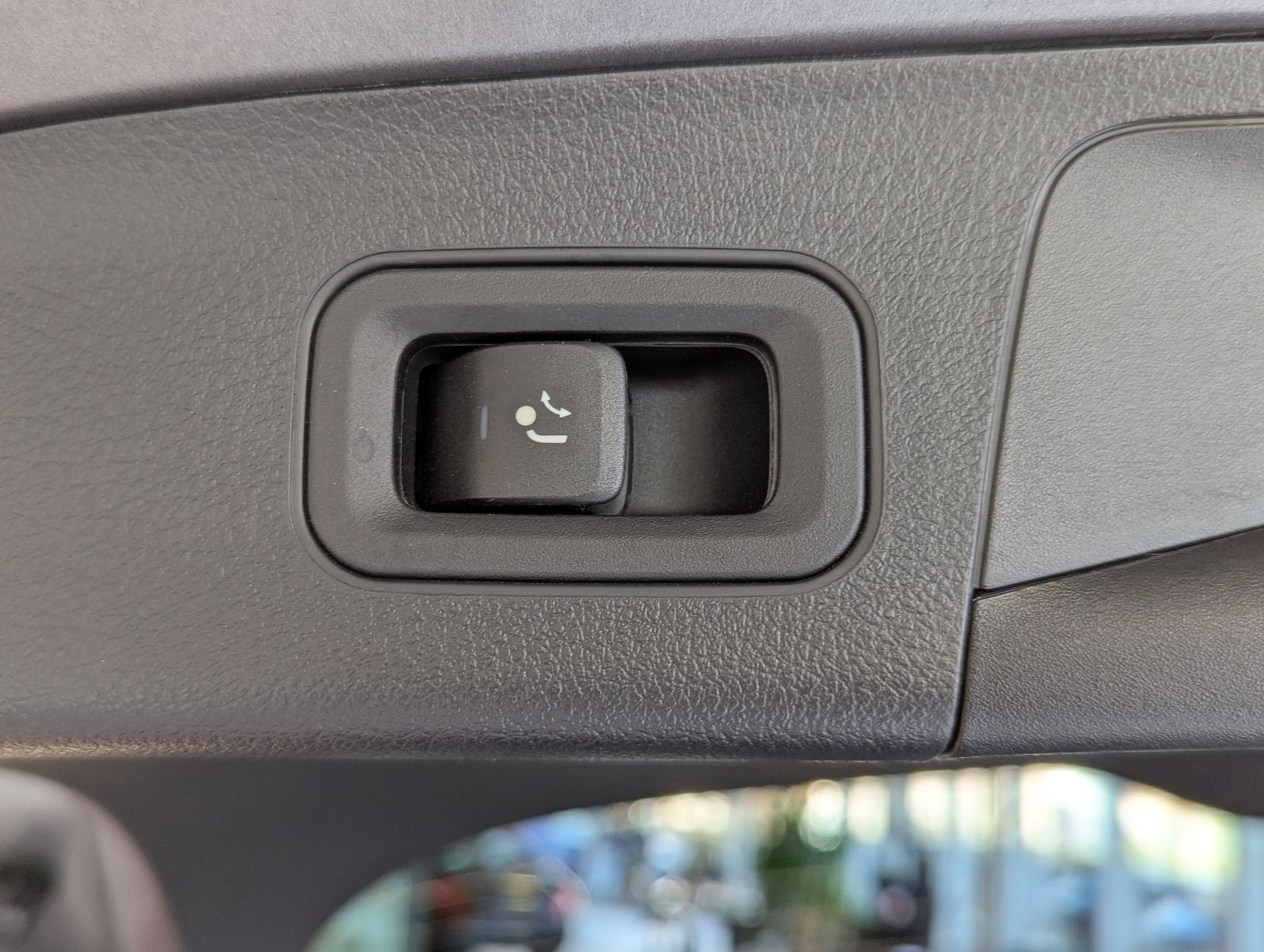 MERCEDES-BENZ GLA 200 AMG Multib. Distronic MBUX Pano AHK 360° - Image 18