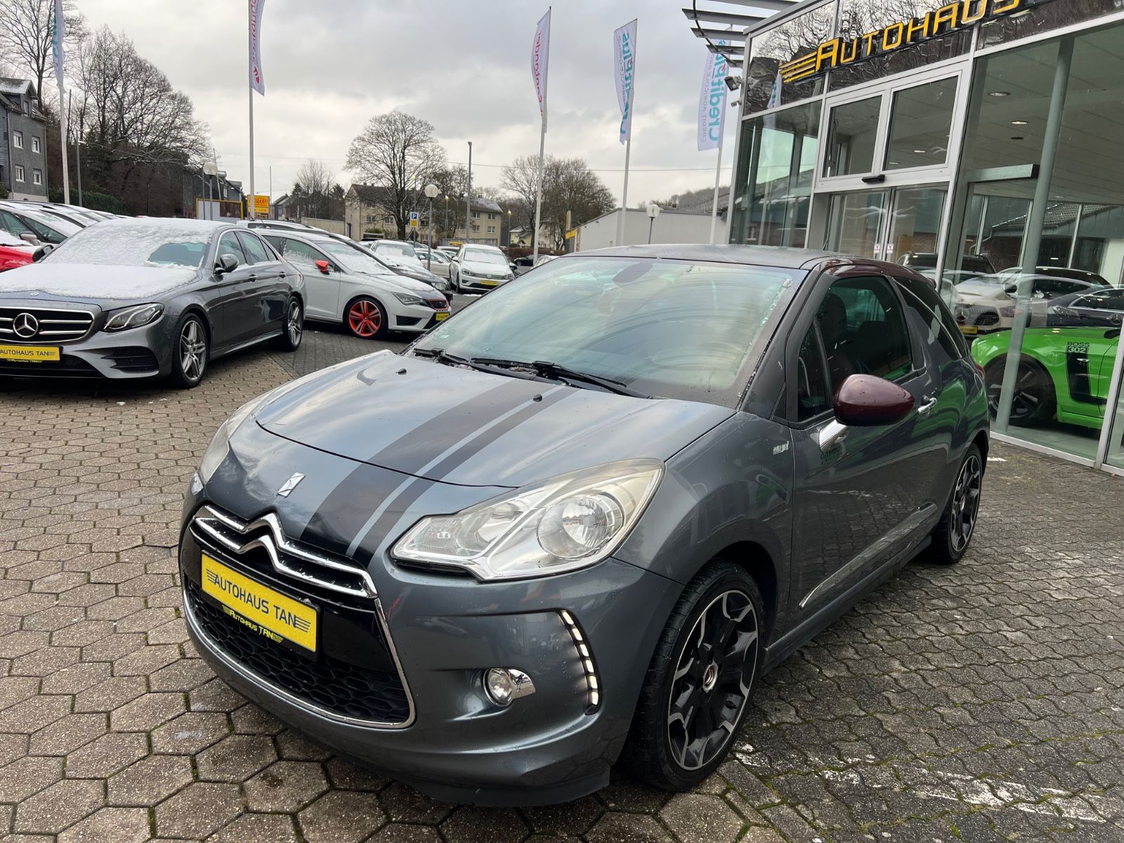 Fahrzeugabbildung Citroën DS3 SportChic *BI-COLOUR* Citroen Racing Sport *