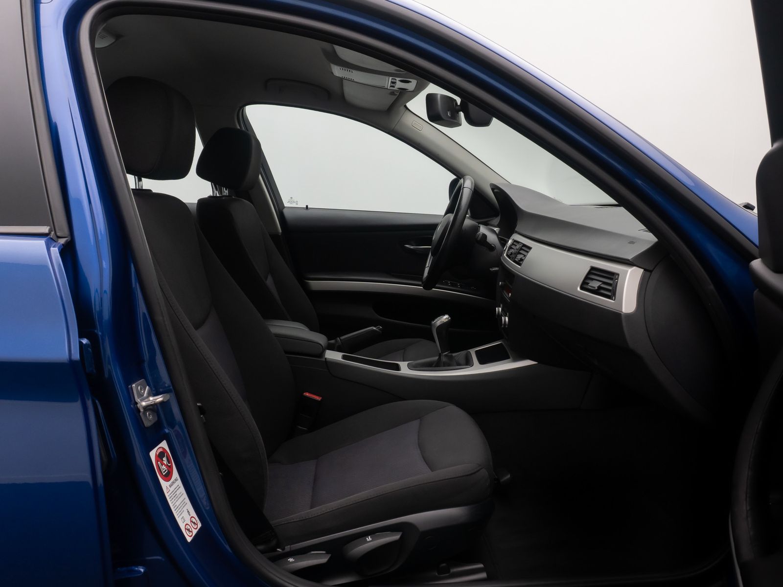 Fahrzeugabbildung BMW 318i Tempomat XenonPDC Komfort Sportsitz 17"WR