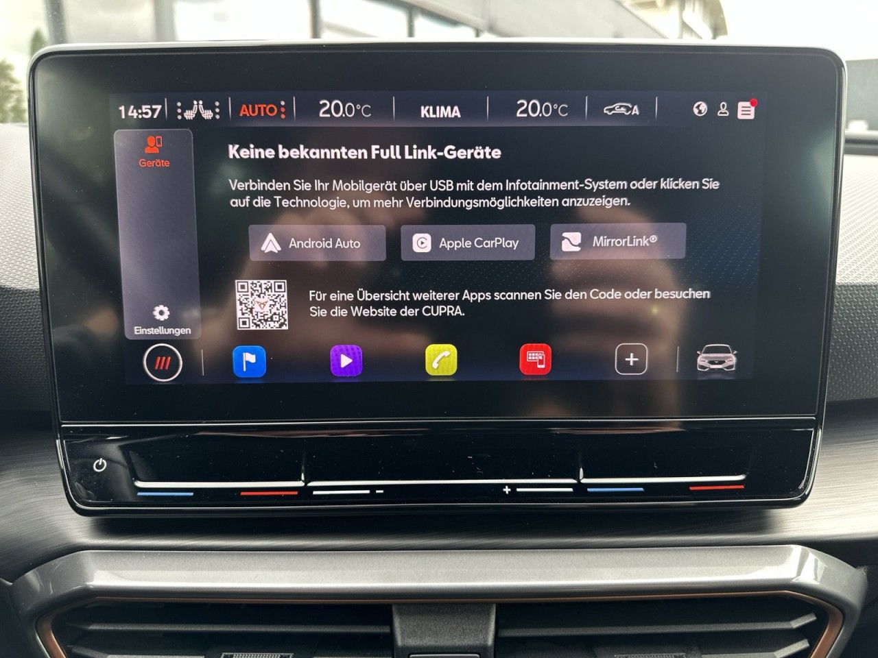Fahrzeugabbildung CUPRA Leon VZ 2.0TSI 300 PS DSG*KW-Gewinde*Cam* - mit KI generiert/bearbeitet