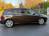 Mercedes-Benz B 200 Urban-NAVI-AUTOMATIC-AHK-KAMERA - Mercedes-Benz B 200 Gebrauchtwagen in Wiesbaden