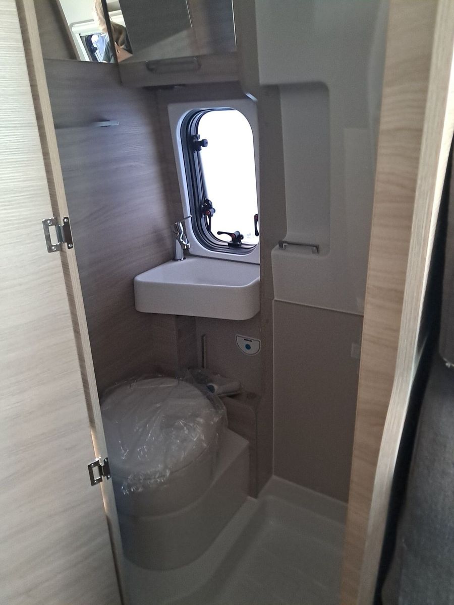 Fahrzeugabbildung Forster Vantasy FV599HB Autom. 140PS