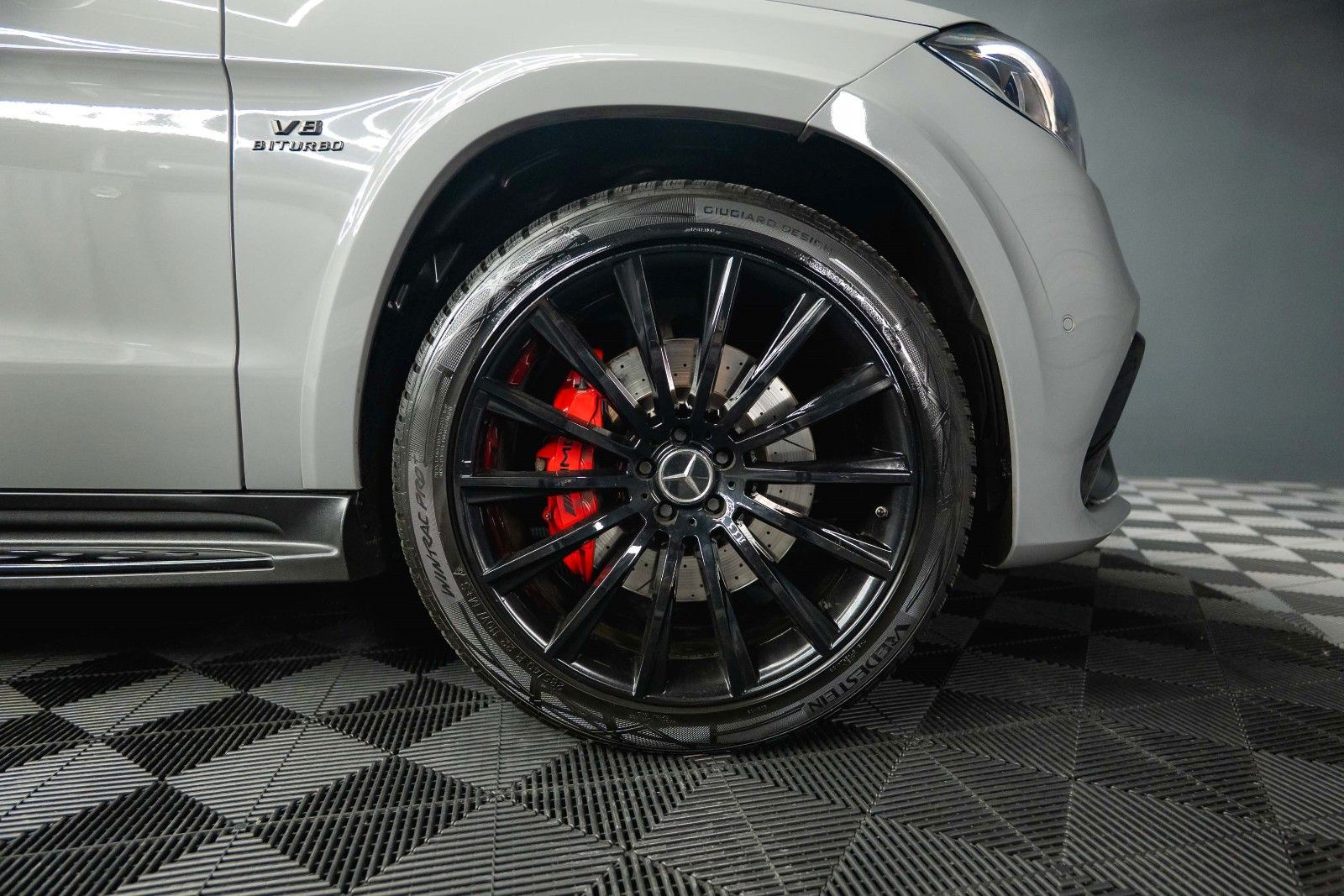 Fahrzeugabbildung Mercedes-Benz GLS 63 AMG 4Matic Night-Paket *ACC*Pano*Garantie