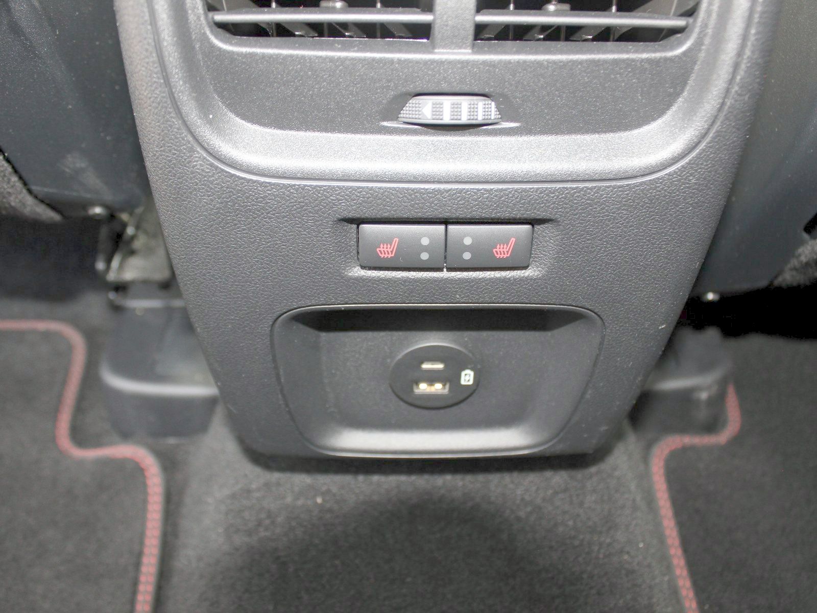 Fahrzeugabbildung Ford Kuga Plug-In Hybrid ST-Line X 2,5 Duratec
