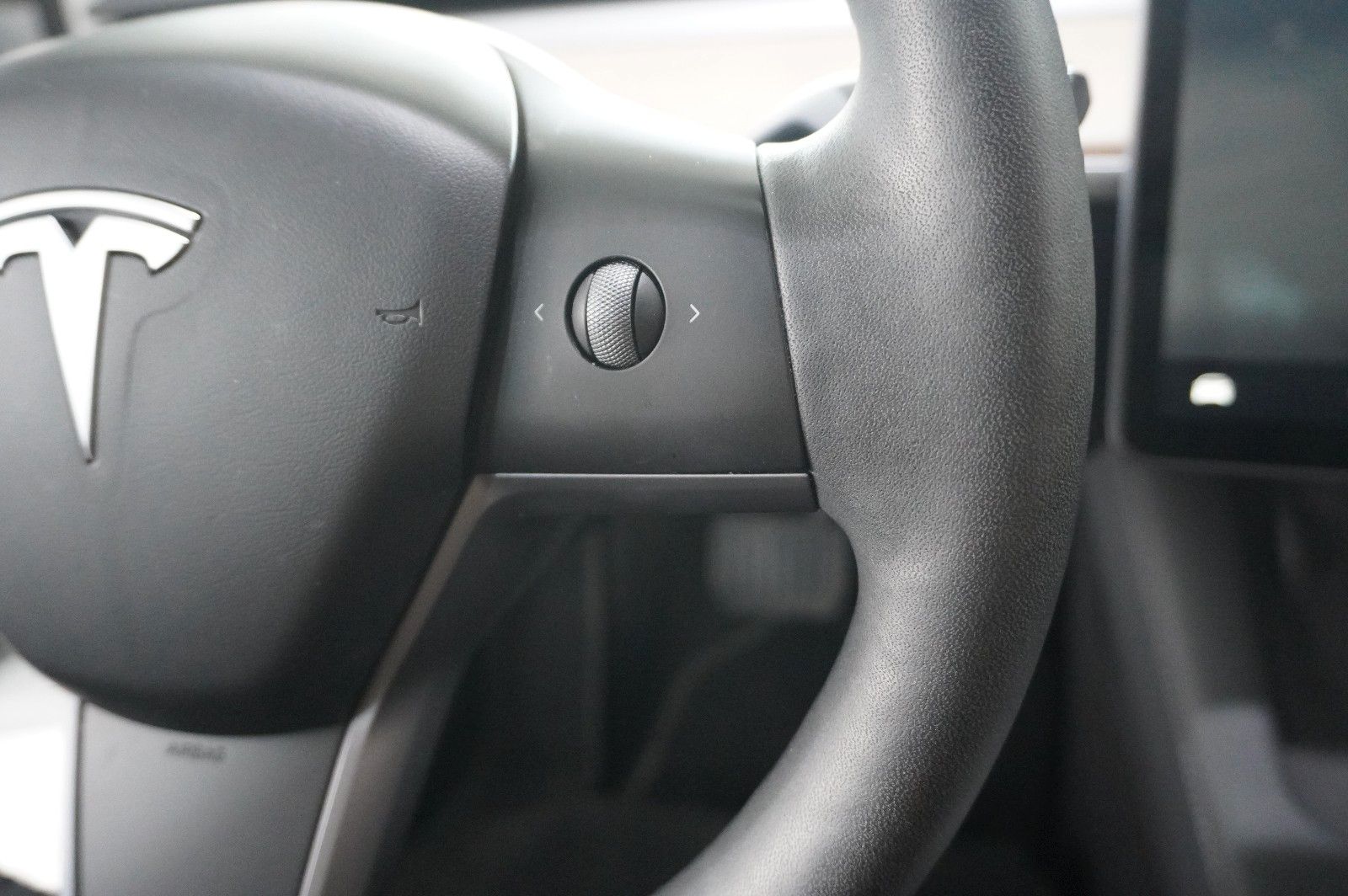 Fahrzeugabbildung Tesla Model 3 LONGRANGE DUAL-MOTOR NAVI/KAMERA/DAB/AMD