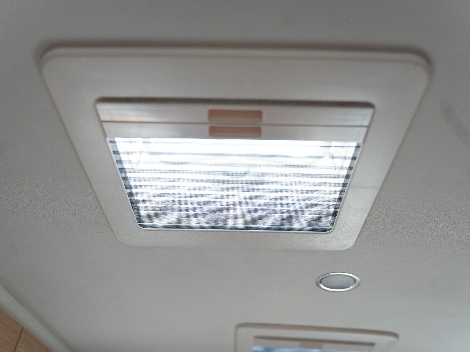 Fahrzeugabbildung Sunlight Cliff 4x4 590 ähnl. Greentrek*Dieselheiz*AHK*uvm